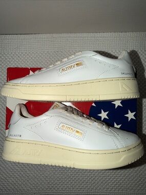 AUTRY Dallas Low Top Sneaker